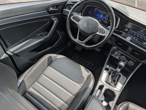Used 2022 Volkswagen Jetta SE FWD image 9