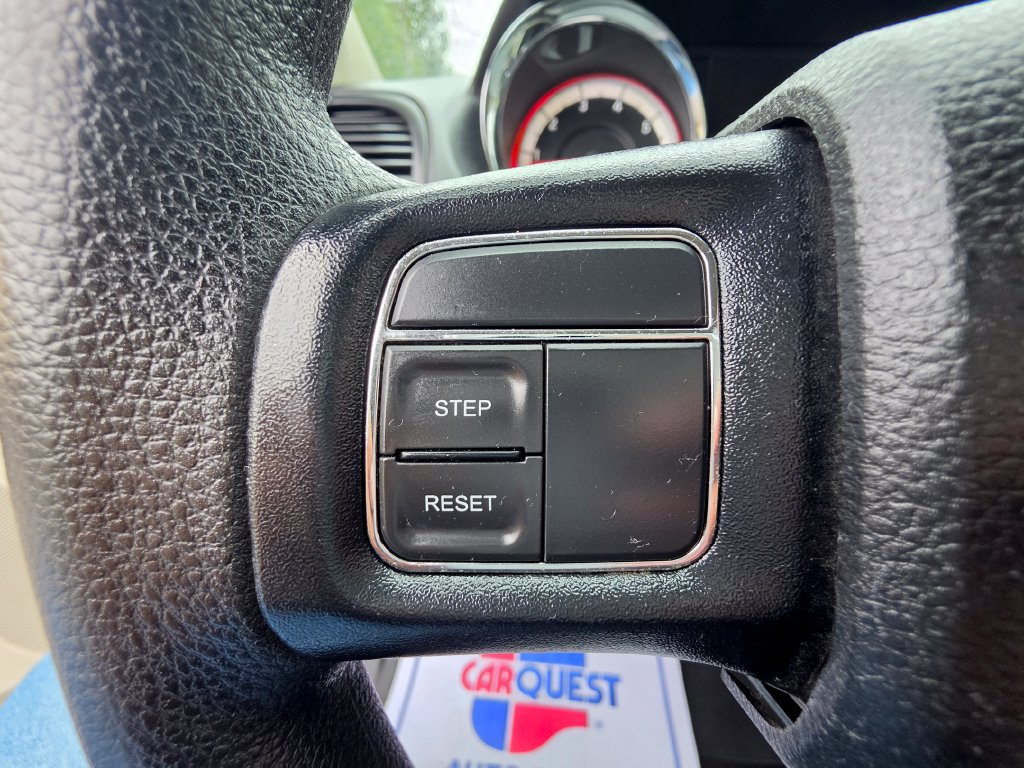 Used 2014 Dodge Grand Caravan American Value Package FWD image 16