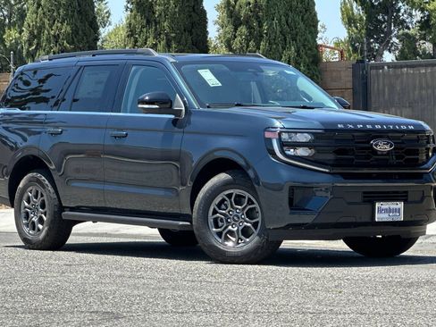New 2026 Ford Expedition Active RWD image 2