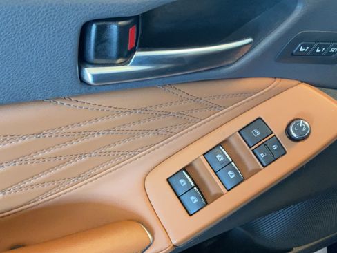 Certified 2022 Toyota Avalon Limited w/ Advanced Safety Package FWD image 28