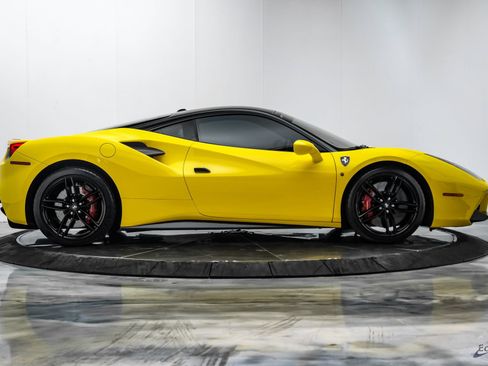 Used 2019 Ferrari 488 GTB RWD image 25