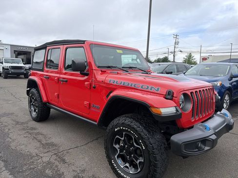 Used 2023 Jeep Wrangler Unlimited Rubicon 4xe w/ Cold Weather Group AWD/4WD image 8