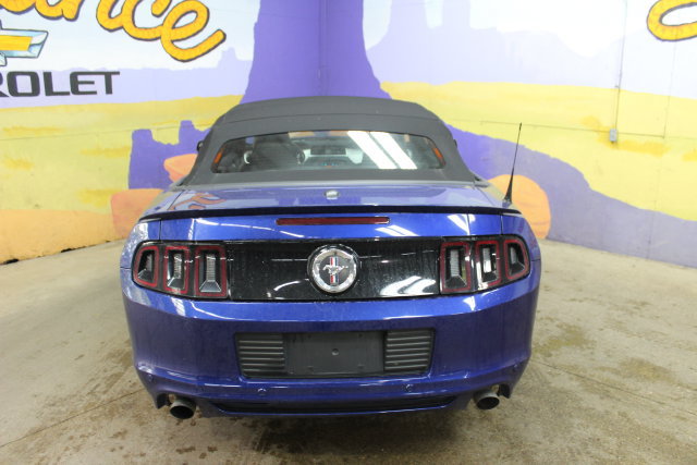 Used 2013 Ford Mustang Premium RWD image 7