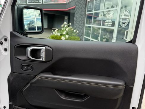 Used 2025 Jeep Wrangler Unlimited Sahara w/ Safety Group image 21