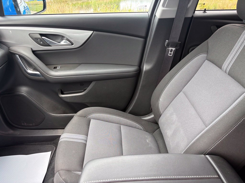 Used 2025 Chevrolet Blazer LT FWD image 16