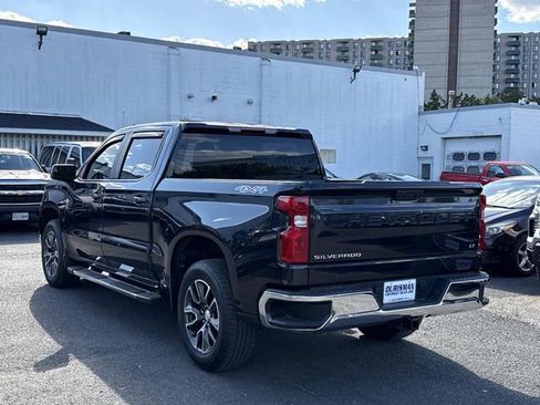 Used 2022 Chevrolet Silverado 1500 LT AWD/4WD image 4