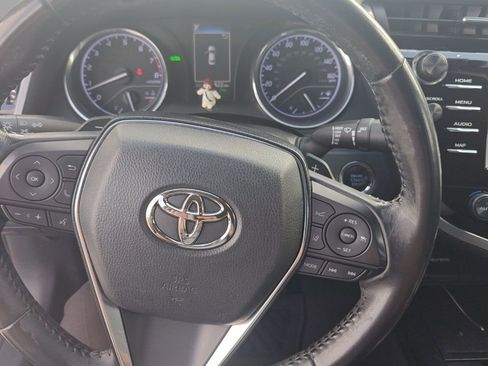 Used 2020 Toyota Camry SE w/ Convenience Package image 6