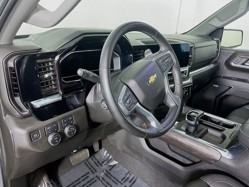 Used 2024 Chevrolet Silverado 1500 LTZ w/ LTZ Convenience Package II AWD/4WD image 8