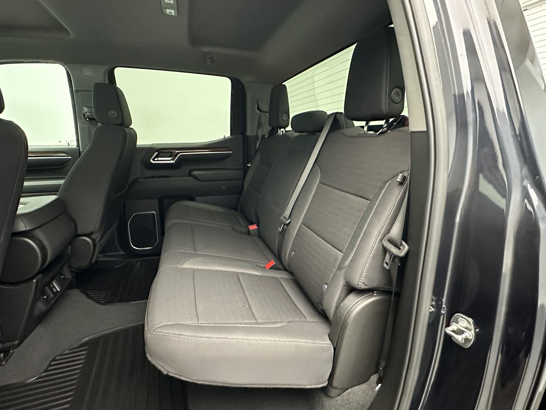 Certified 2024 Chevrolet Silverado 1500 LT AWD/4WD image 24