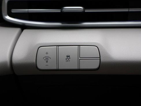 New 2025 Hyundai Elantra Limited image 32