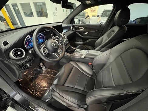 Used 2022 Mercedes-Benz GLC 300 4MATIC image 10