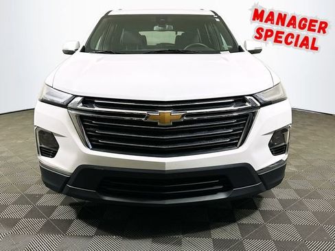 Used 2023 Chevrolet Traverse LT FWD image 3