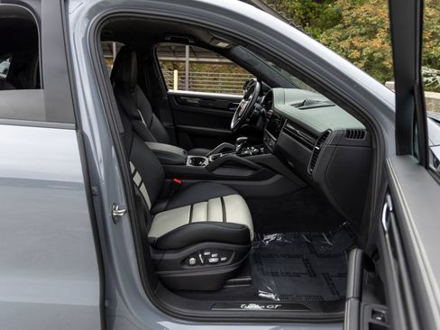 Certified 2023 Porsche Cayenne Turbo GT AWD/4WD image 63