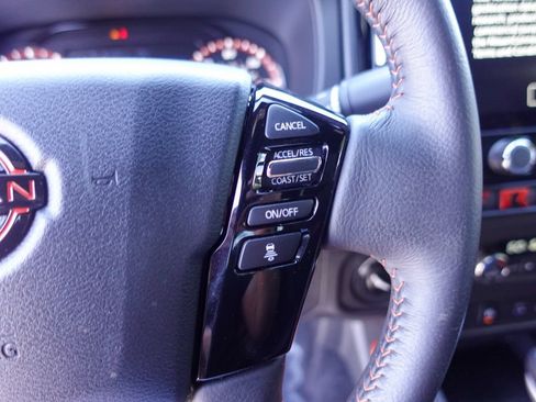 Used 2025 Nissan Frontier PRO-4X AWD/4WD image 16