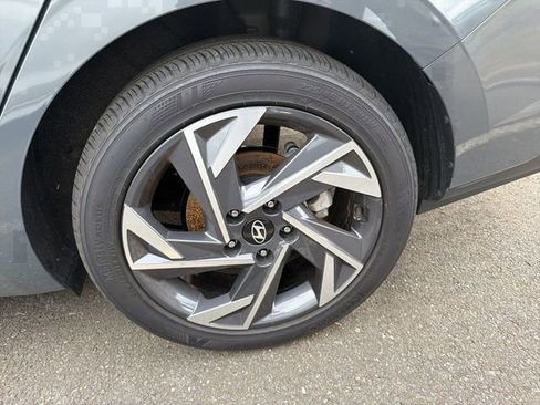 Used 2025 Hyundai Elantra Sport image 6