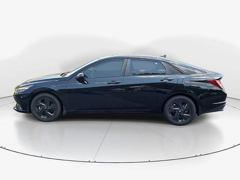 Used 2022 Hyundai Elantra SEL w/ Convenience Package FWD image 6