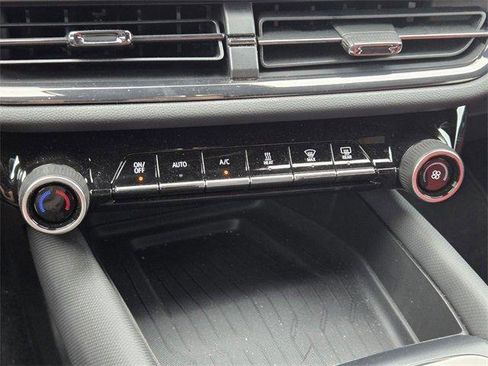 Certified 2024 Chevrolet Equinox EV RS image 18