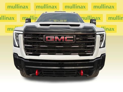 Used 2026 GMC Sierra 2500 AT4X image 2