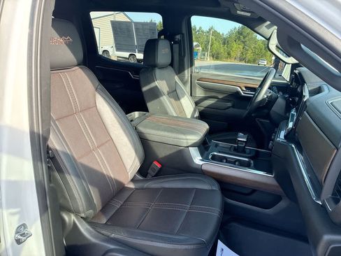 Used 2025 Chevrolet Silverado 1500 High Country AWD/4WD image 28