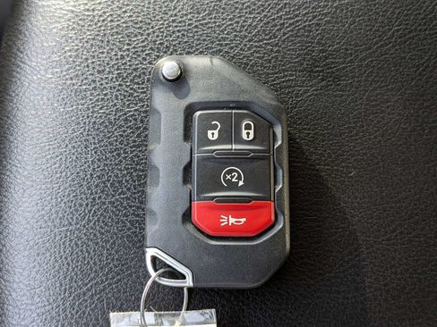 Used 2022 Jeep Wrangler Sport AWD/4WD image 28