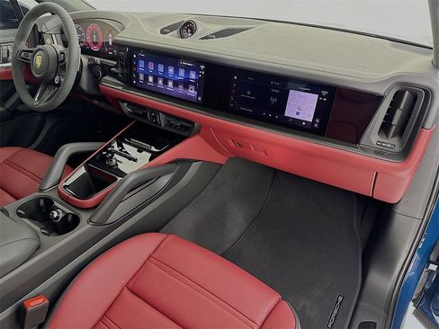 New 2026 Porsche Cayenne GTS image 35
