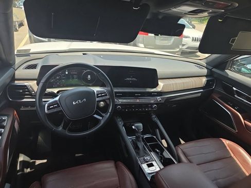 Used 2024 Kia Telluride SX Prestige AWD/4WD image 9