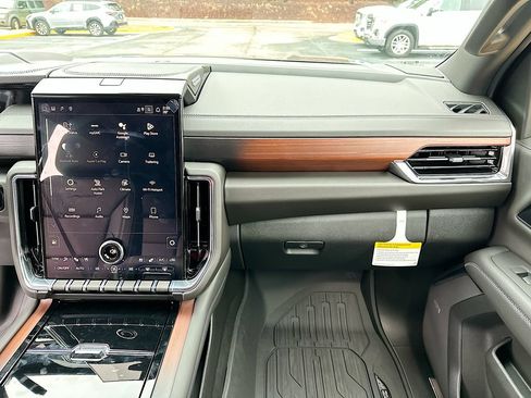New 2026 GMC Yukon XL Denali w/ Sun & Power Step Package AWD/4WD image 20