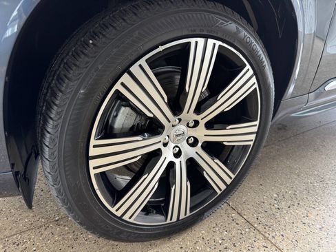 Used 2022 Volvo XC90 T8 Inscription w/ Advanced Package image 3