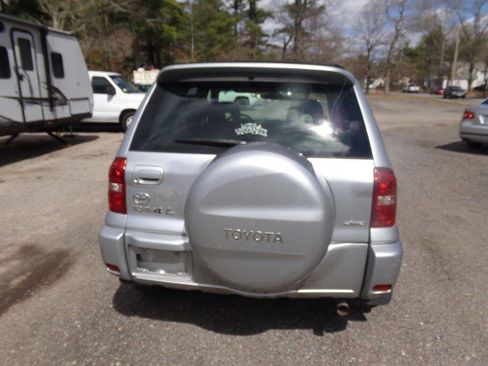 Used 2005 Toyota RAV4 4WD image 6