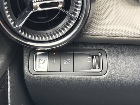 New 2026 Chevrolet Equinox LT w/ Convenience Package II FWD image 11