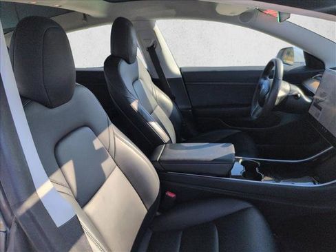 Used 2020 Tesla Model 3 Standard Range Plus image 21