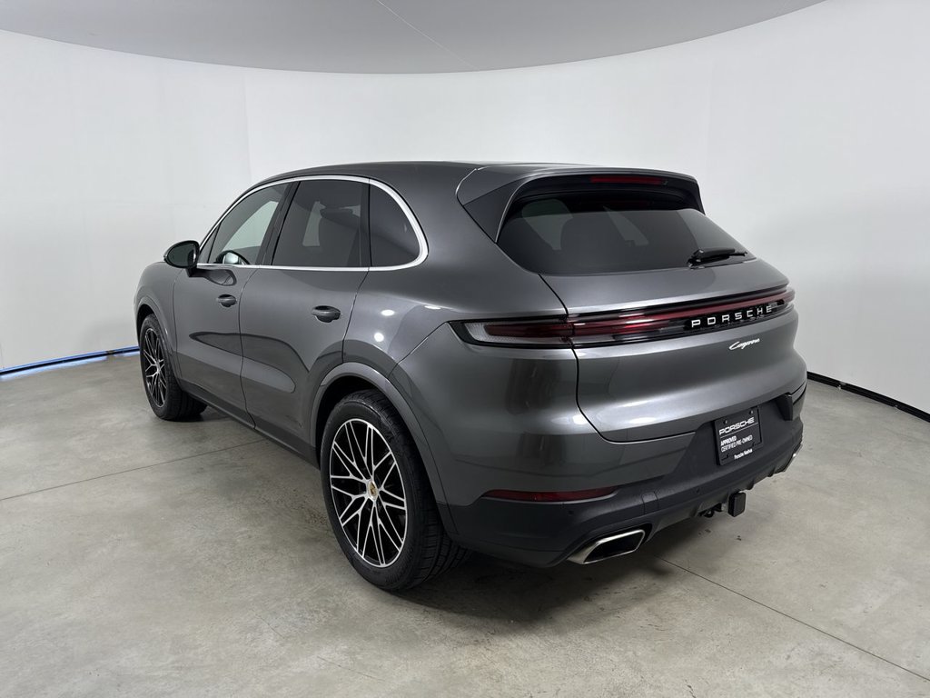 Certified 2024 Porsche Cayenne AWD/4WD image 3