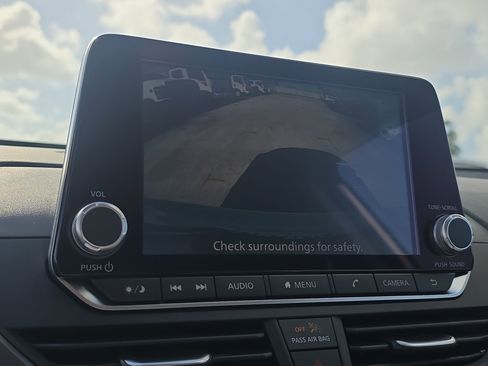 Used 2025 Nissan Altima 2.5 SR image 35