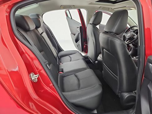 Used 2018 MAZDA MAZDA3 Grand Touring FWD image 13