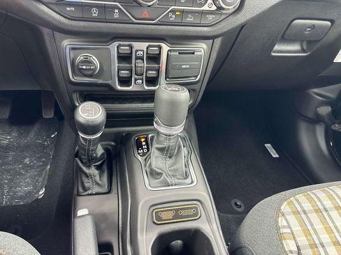 New 2026 Jeep Gladiator Sport AWD/4WD image 12