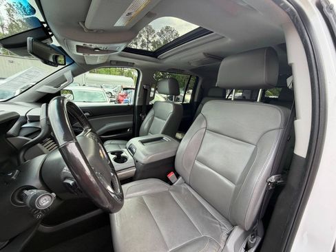 Used 2018 Chevrolet Suburban LT RWD image 16