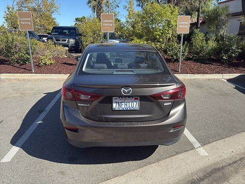 Used 2016 MAZDA MAZDA3 i Touring FWD image 4