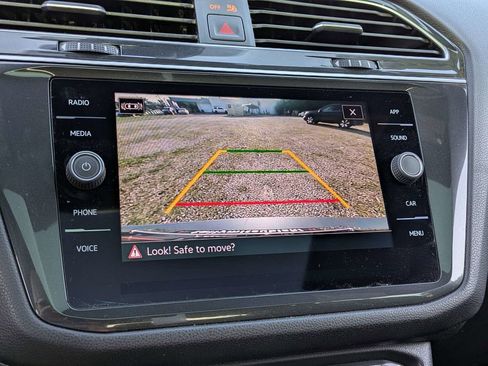 Used 2023 Volkswagen Tiguan SE R-Line FWD image 21