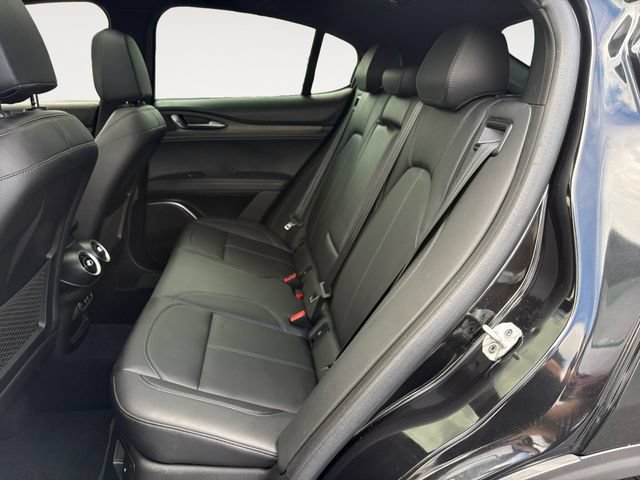 Used 2023 Alfa Romeo Stelvio Ti AWD/4WD image 13