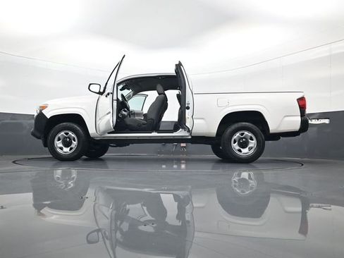 Used 2021 Toyota Tacoma SR RWD image 33