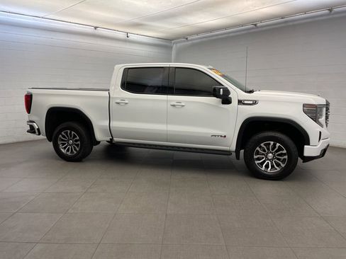 Used 2022 GMC Sierra 1500 AT4 w/ AT4 Premium Package image 4