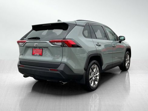 Used 2021 Toyota RAV4 XLE Premium AWD/4WD image 5