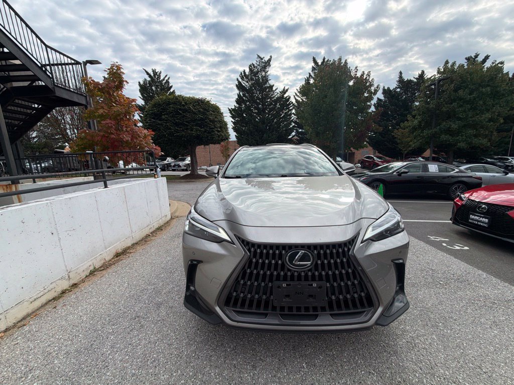 Used 2024 Lexus NX 250 FWD image 3