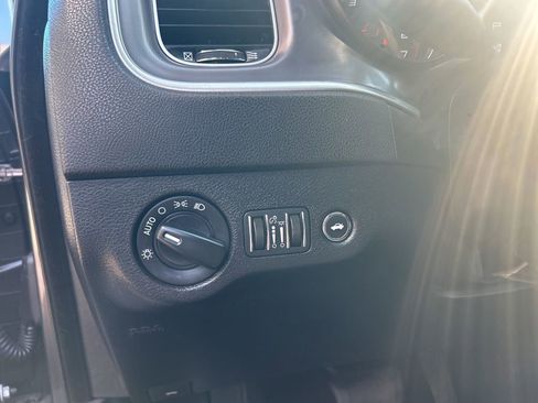 Used 2022 Dodge Charger SXT image 10