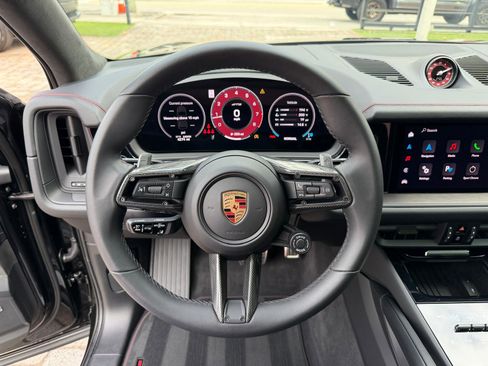 Used 2025 Porsche Cayenne GTS image 36