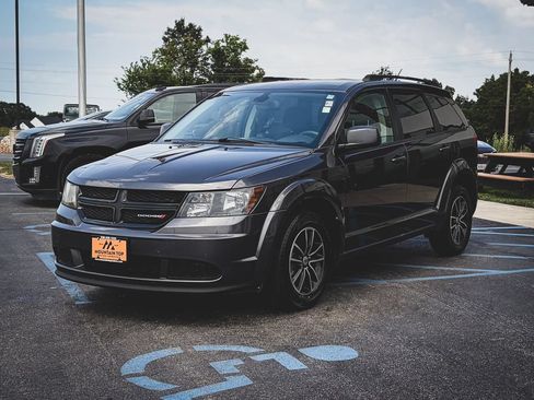 Used 2018 Dodge Journey SE w/ Blacktop Package FWD image 13