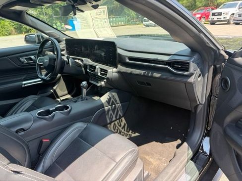 Used 2025 Ford Mustang Premium RWD image 28