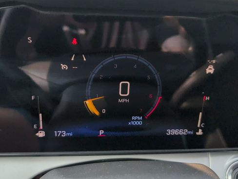 Used 2025 Chevrolet Trax LT FWD image 22