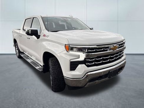Used 2025 Chevrolet Silverado 1500 LTZ w/ Z71 Off-Road Package AWD/4WD image 5