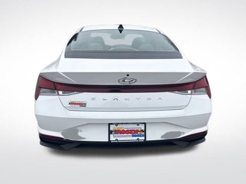 Certified 2023 Hyundai Elantra SEL w/ Convenience Package image 4